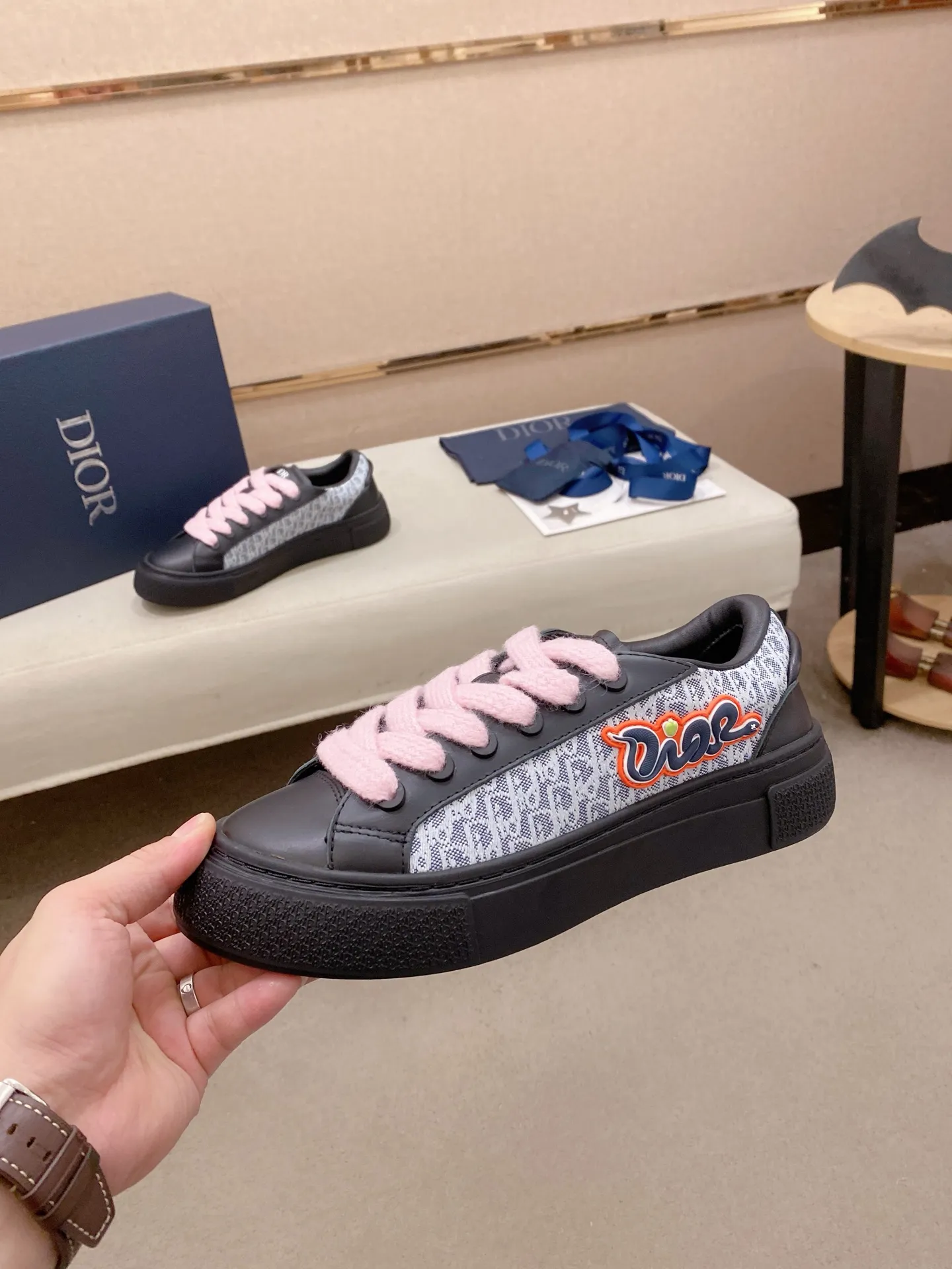 Factory price: 300 Men's shoes 💰[Dior·Dior] Top 🔍Couple style 💏🔍New casual sports style couple shoes, new four-season design, perfect workmanship, lace-up lazy style to create cabinet quality, upper: imported first-layer cowhide, sheepskin lining is soft and comfortable, ultra-light TPU wear-resistant outsole, simple, versatile fashion men's shoes, excellent color code number 35--44